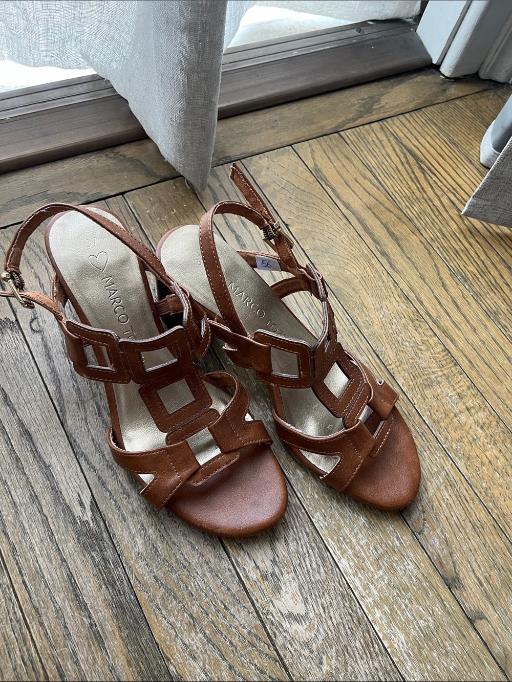Block heel leather sandals tan
